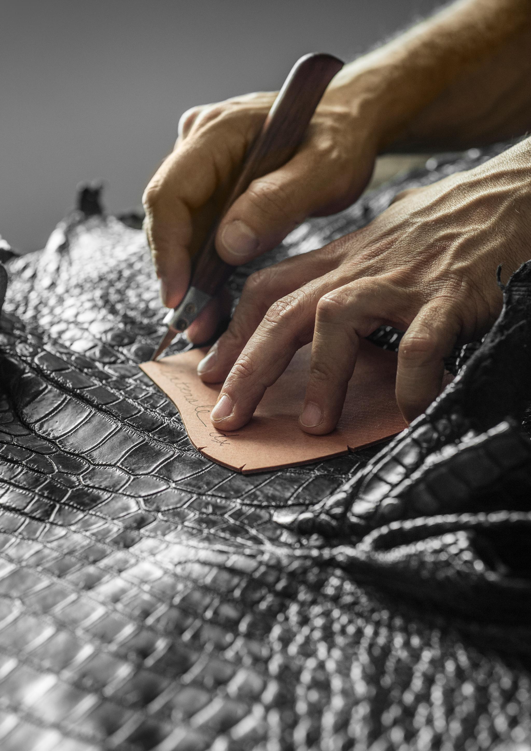 Leather cutting at Giobagnara atelier