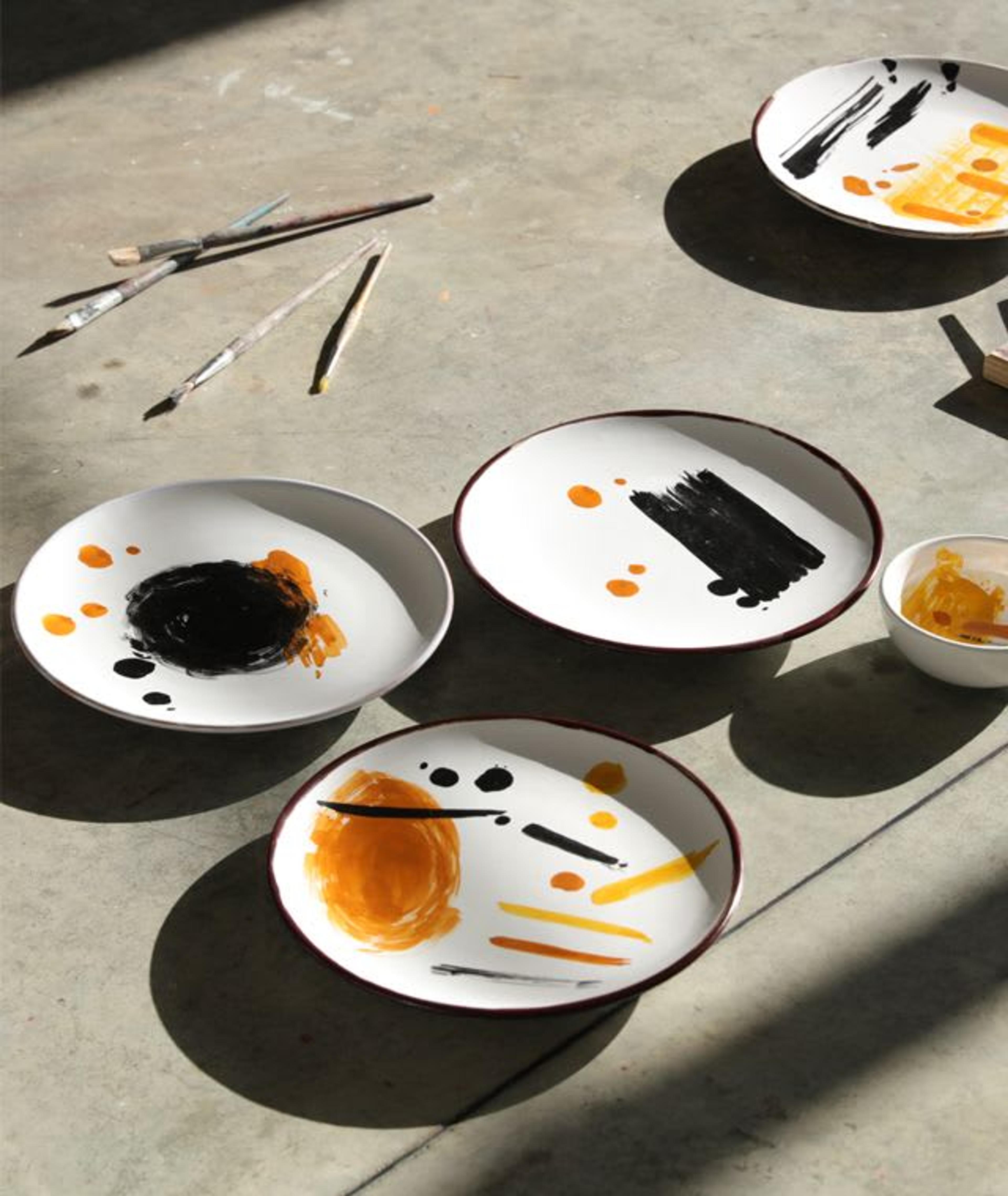 Assiettes décoratives Morandi en cours de fabrication