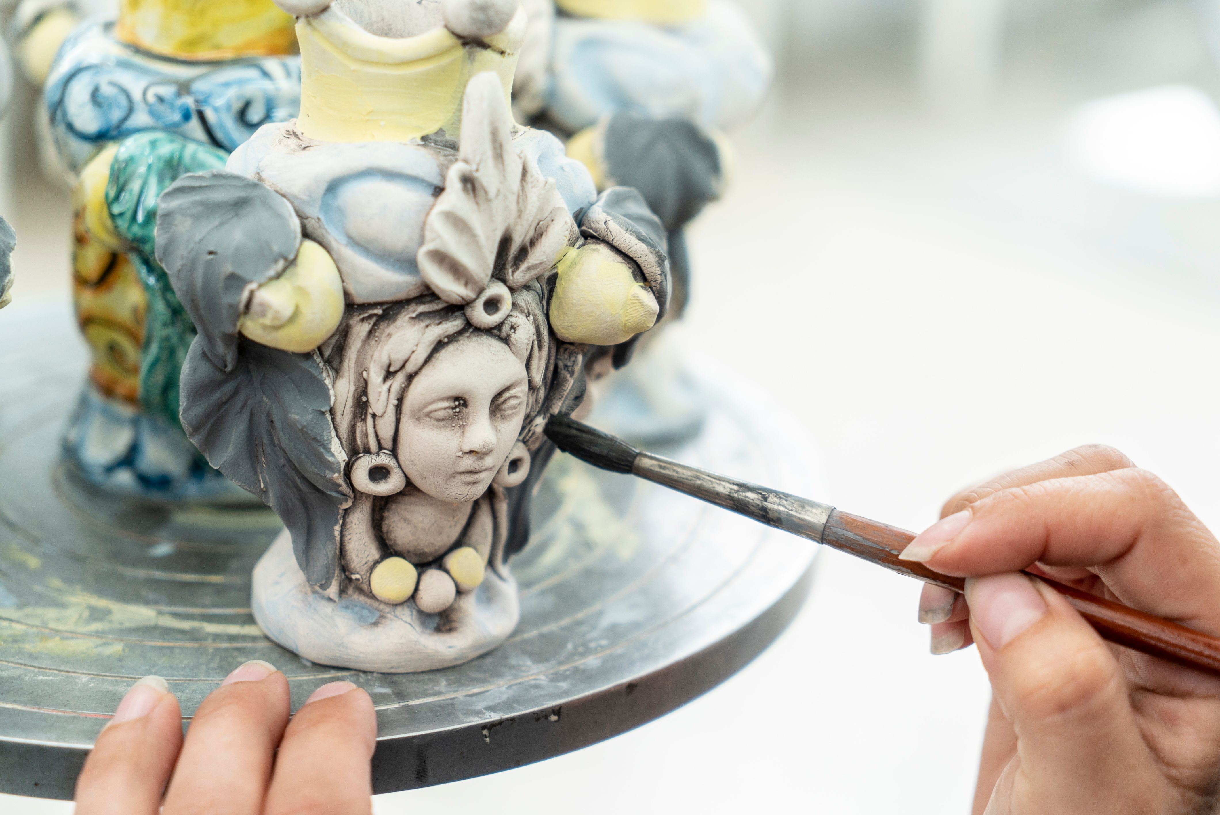 Peinture sur céramique à l'atelier Ceramiche Verus