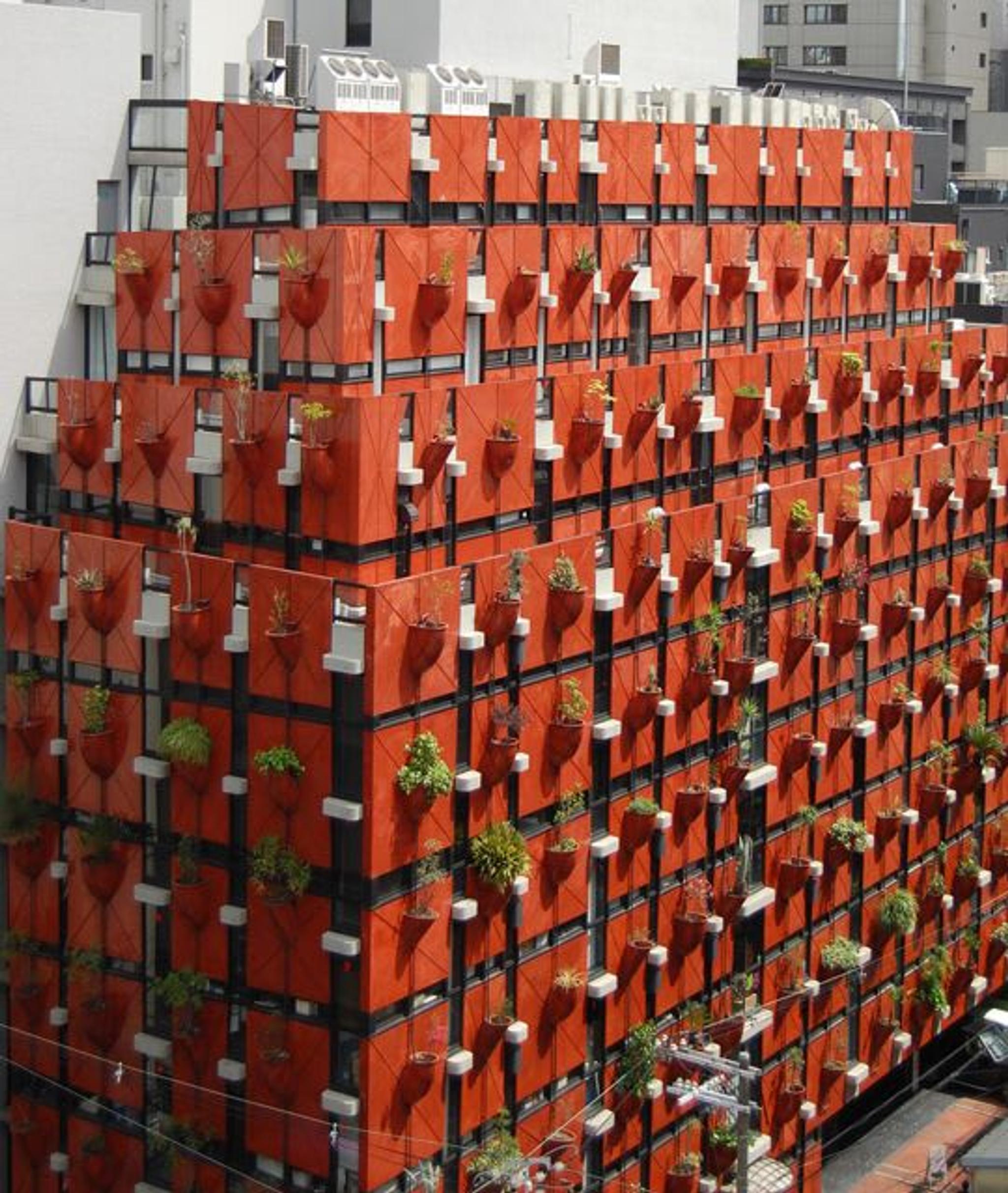 Le bâtiment organique d'Osaka, conçu par Gaetano Pesce en 1989.