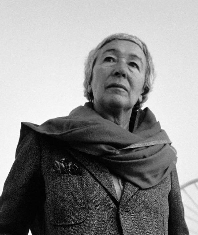 Gae Aulenti アート作品集 Gae Aulenti. Eccentric genius or provocateur?