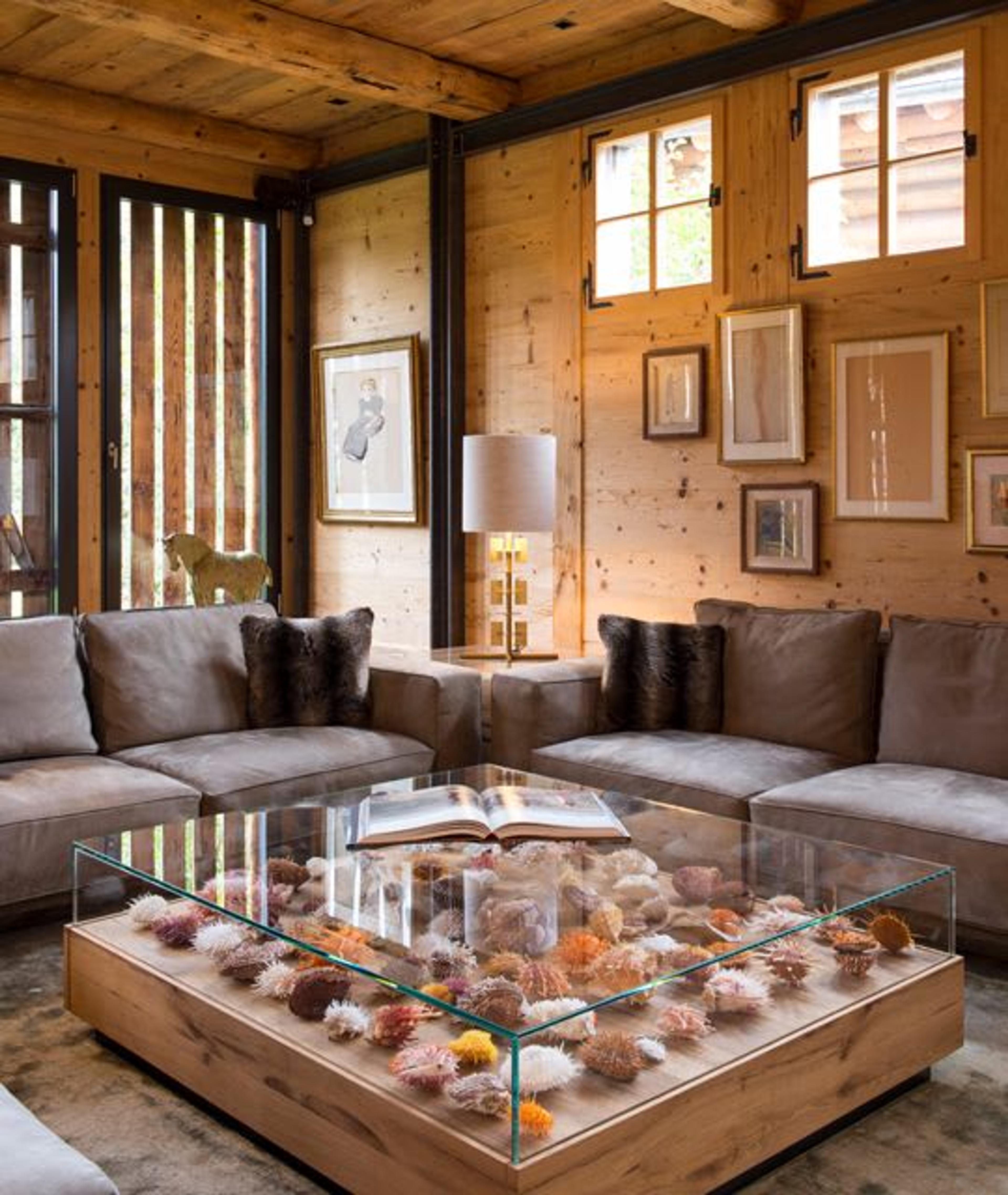Luxurious living area by Alexandra de Garidel 