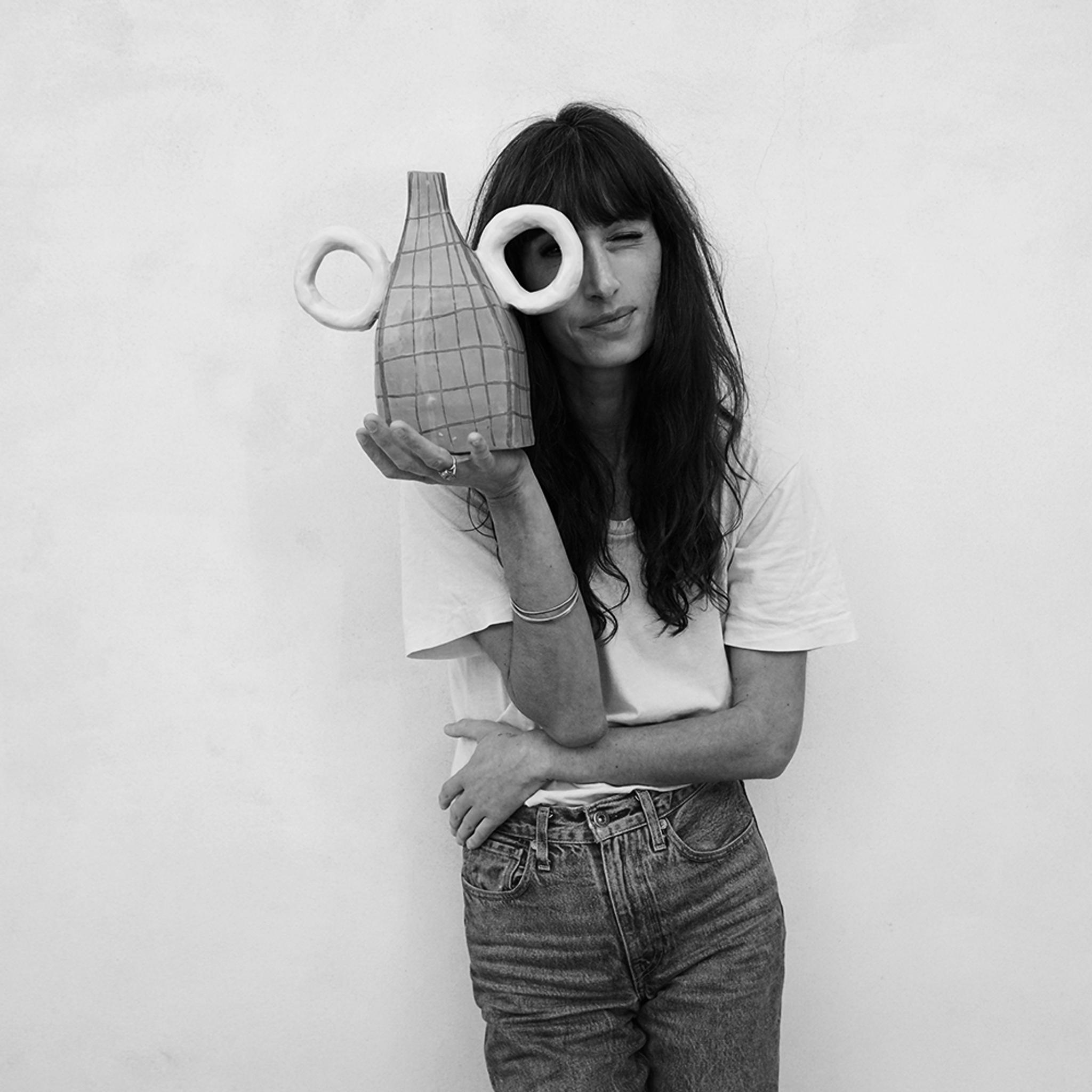 Emilie Lisi, scultrice e ceramista, fondatrice dell'Atelier Brume.