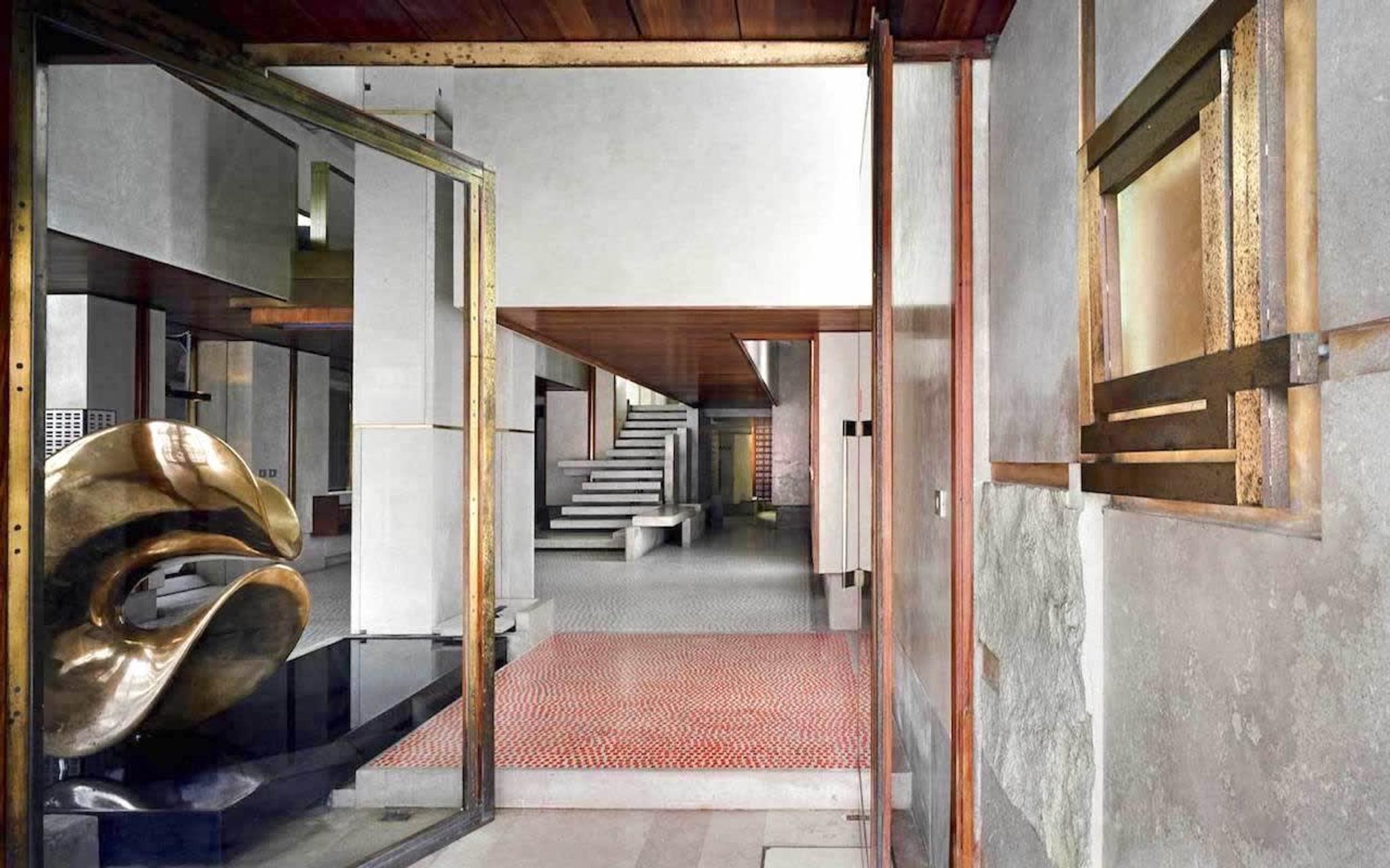 La sala de exposiciones de Olivetti en Venecia, por Carlo Scarpa.