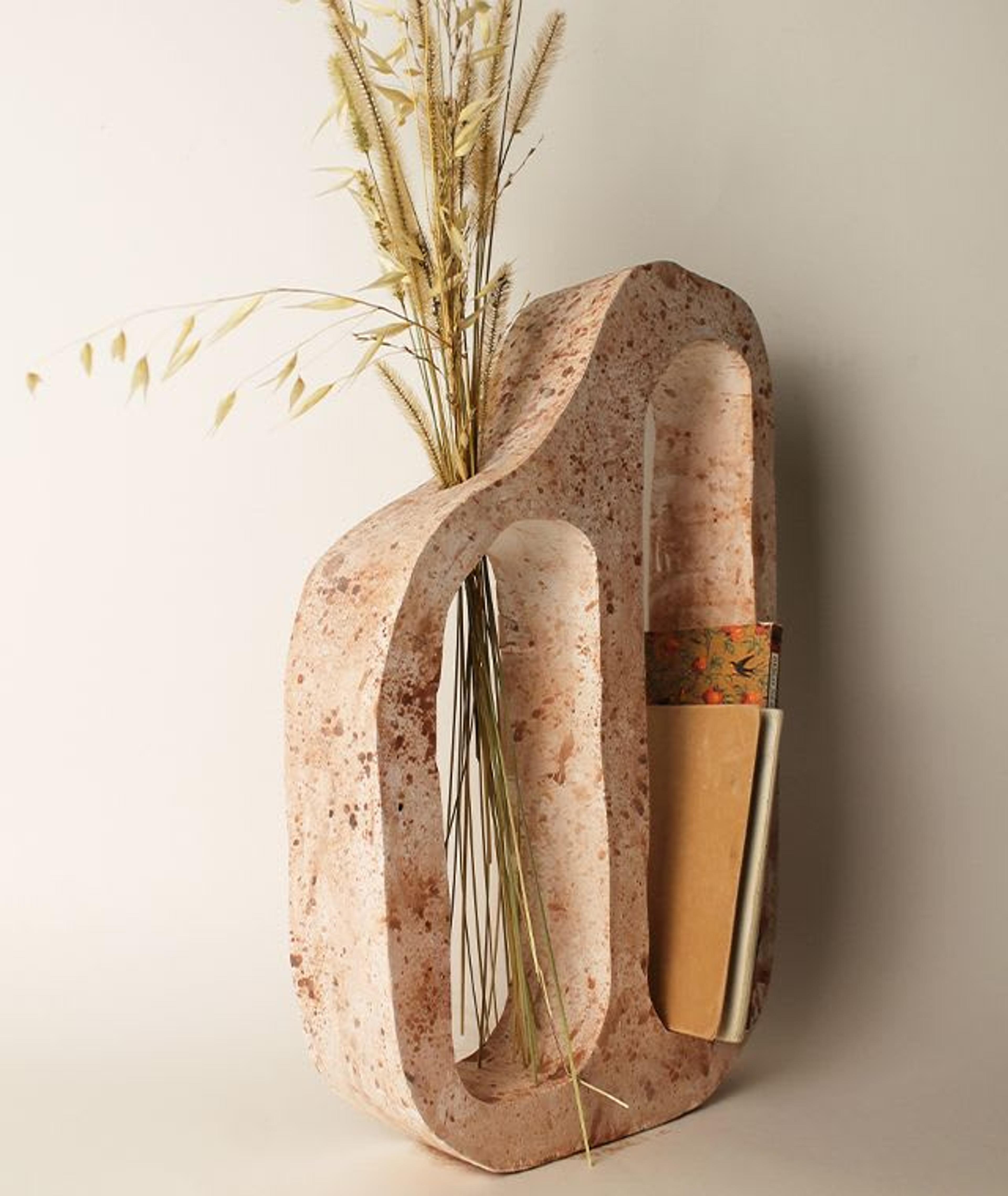 Flintstone Rose Monolith - Castones