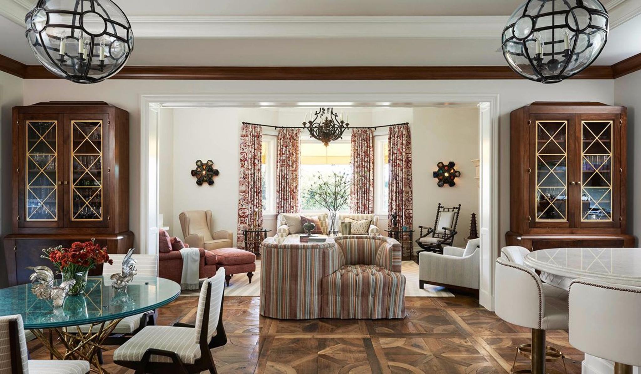 Sophisticated yet warm and welcoming living room by Kim Alexandriuk. Photography: Dominique Vorillon, courtesy of Elle Decor.
