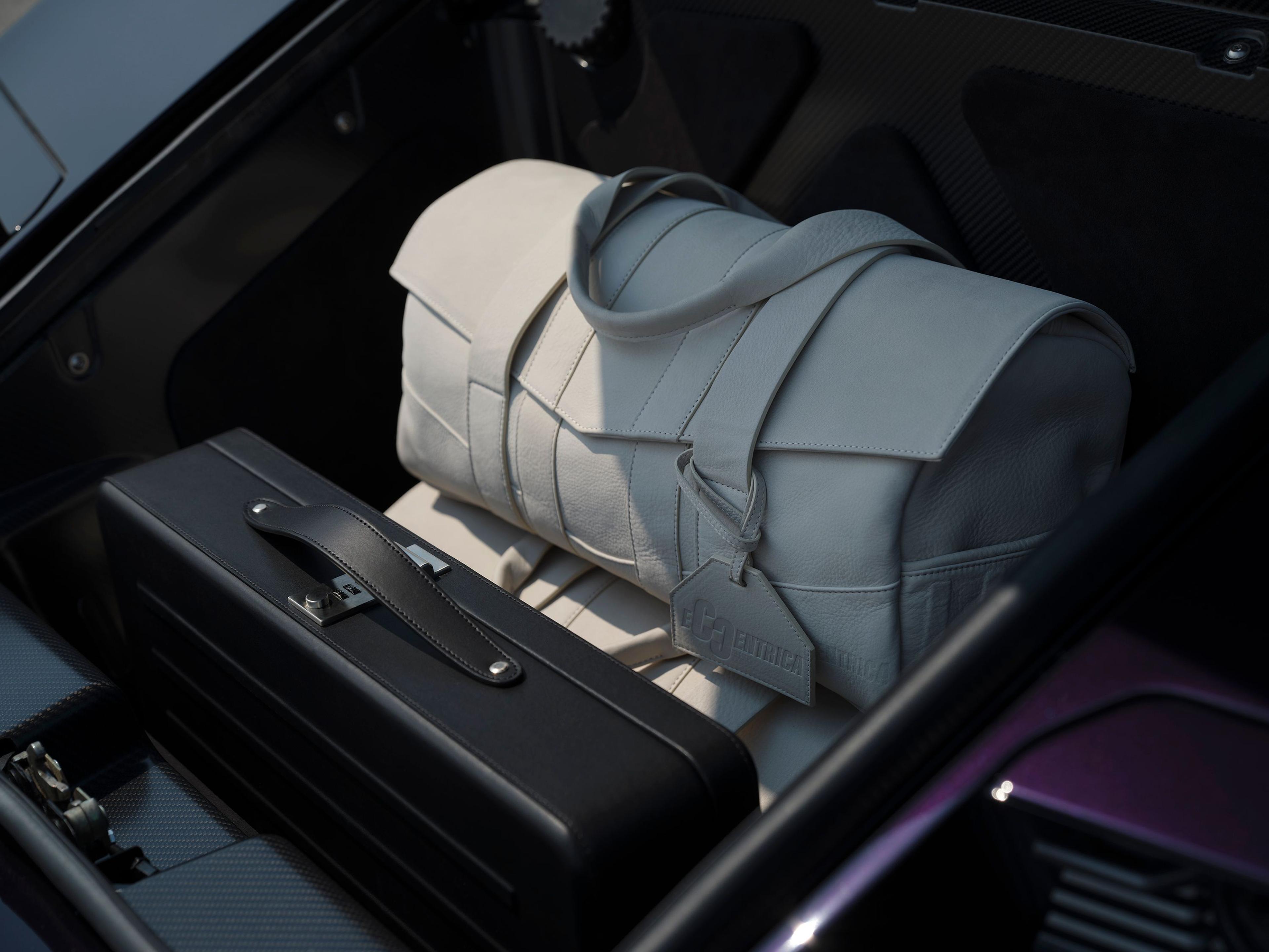 Artemest x Eccentrica