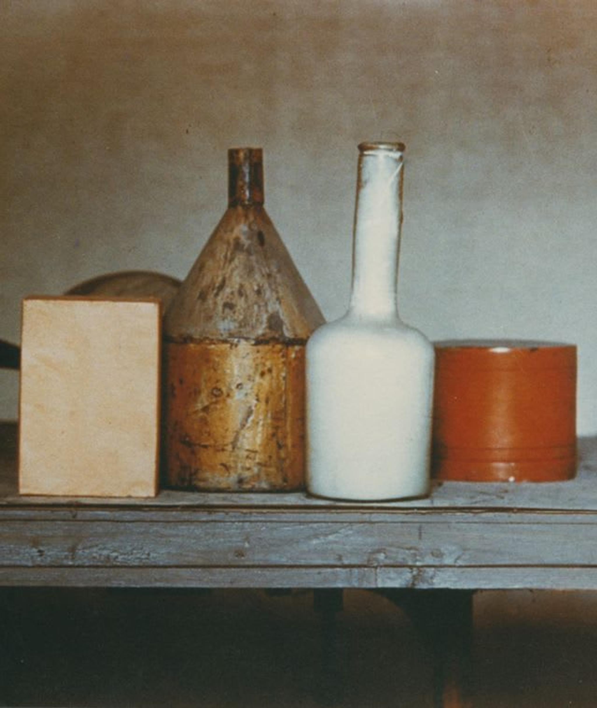 Particolare degli oggetti di Morandi ripresi da Leo Lionni