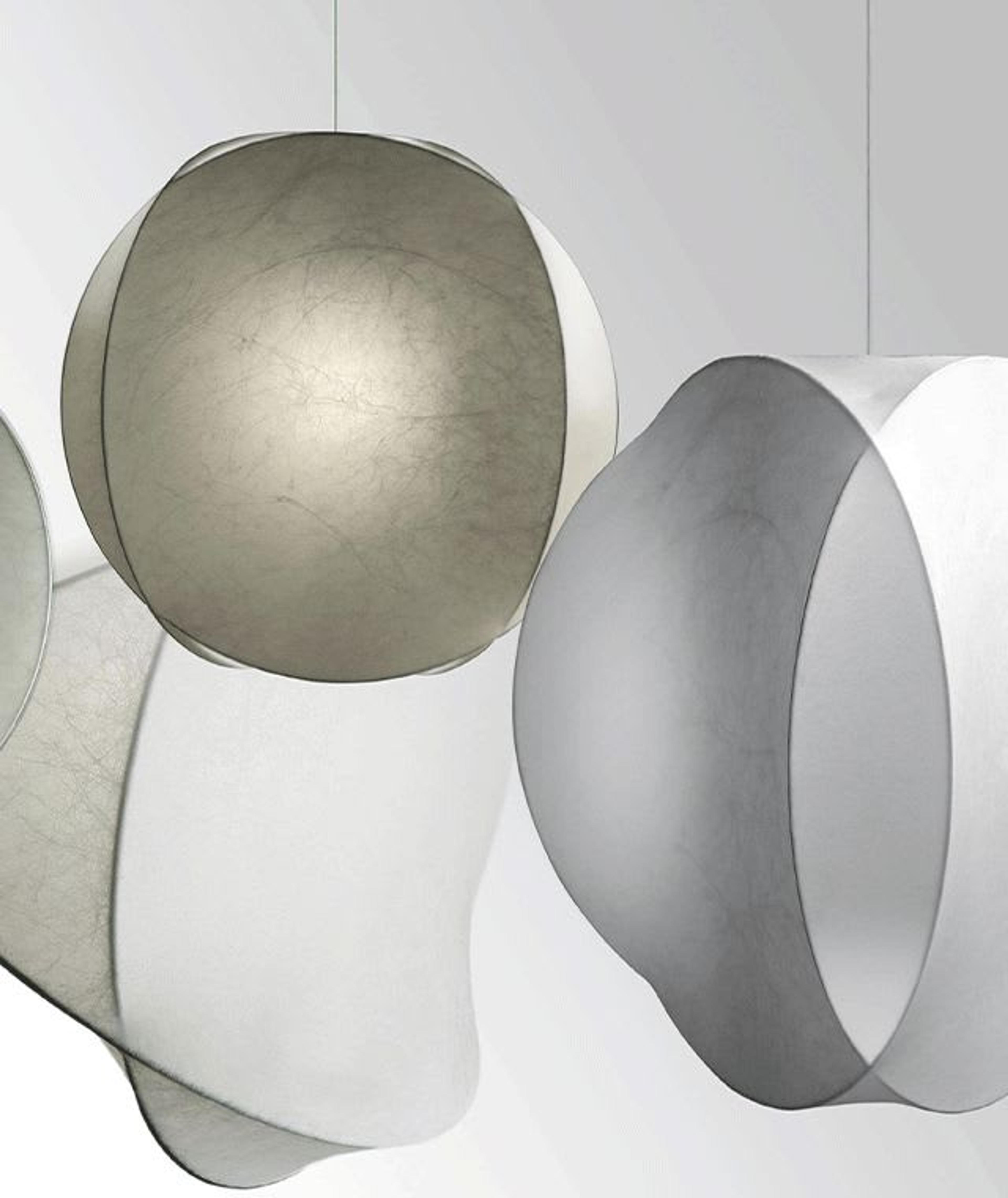 Lampade a sospensione disegnate da Tobia Scarpa per Monnalisa