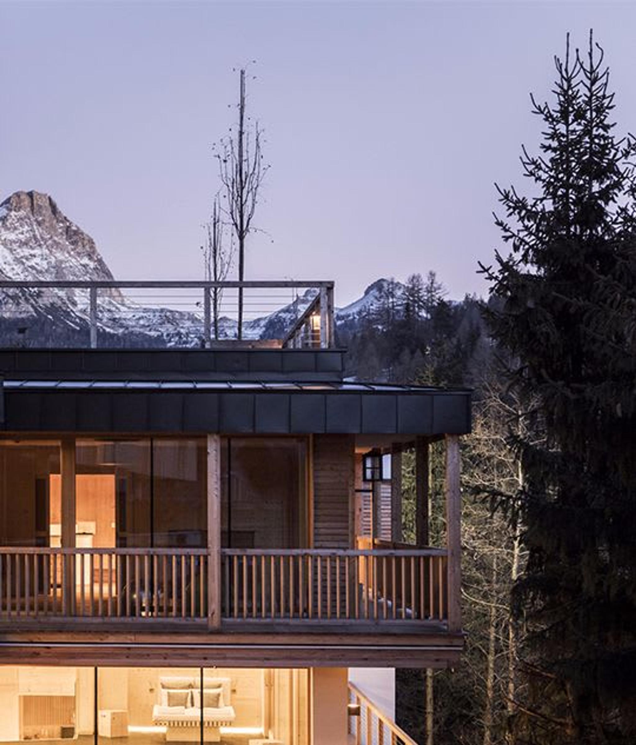 Eine Außenansicht des Rosa Alpina Hotels.