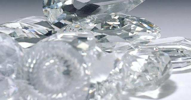 Diamonds crash. Luddites win.