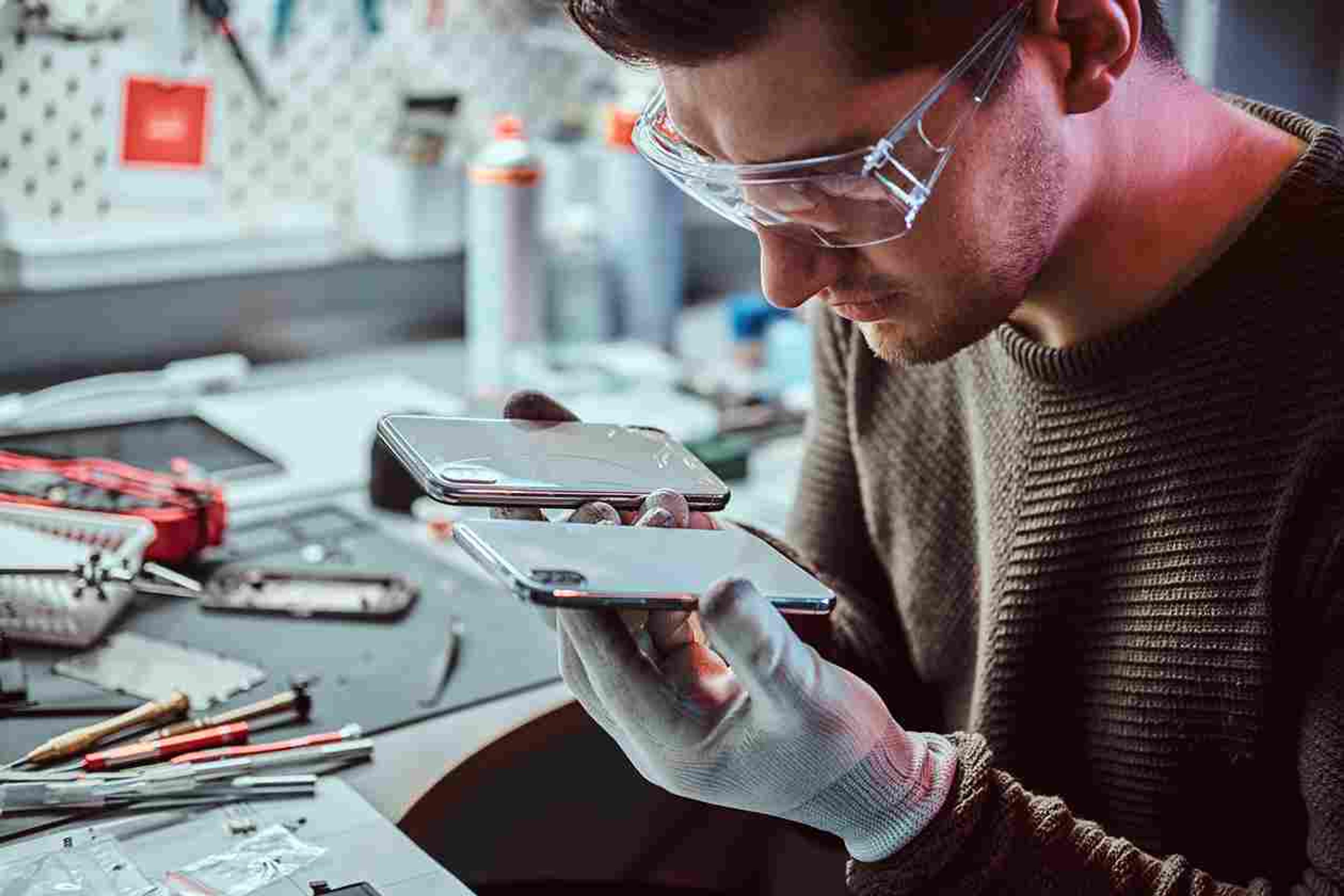 Repairing a broken smartphone