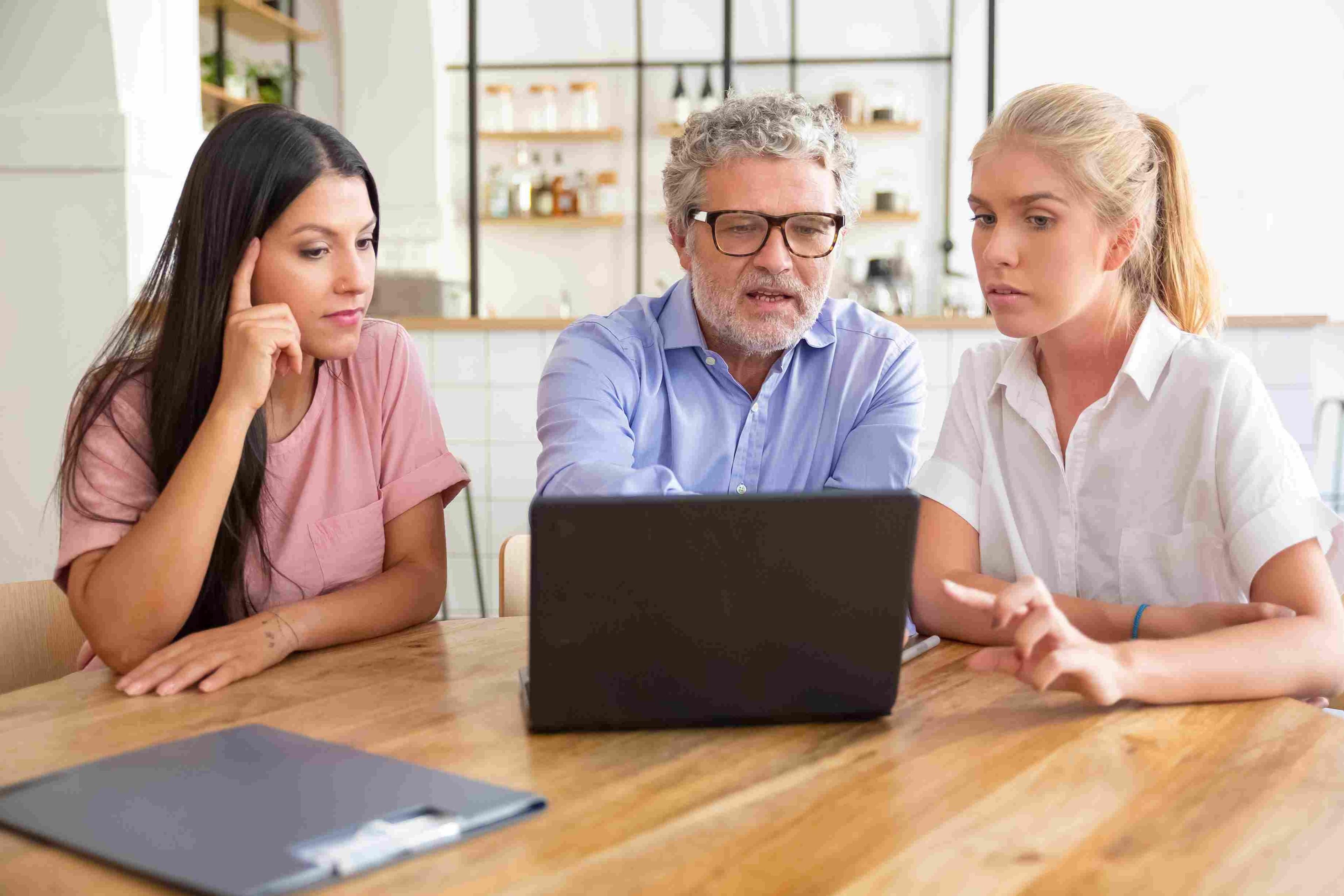 Business strategy discussion for Black Friday sales