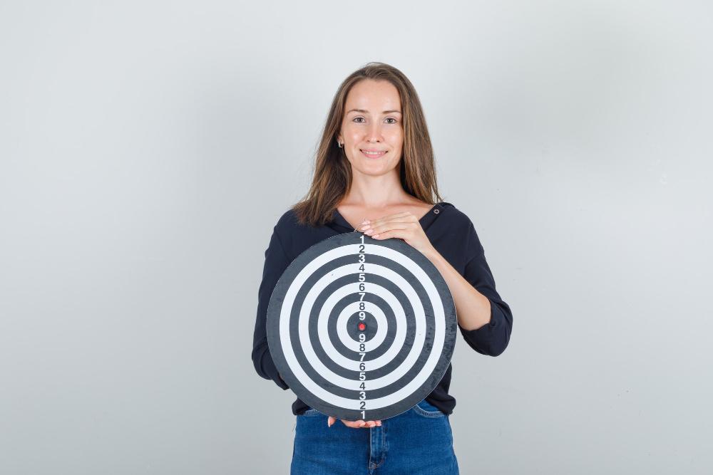 Target icon representing strategic marketing channels for retailers