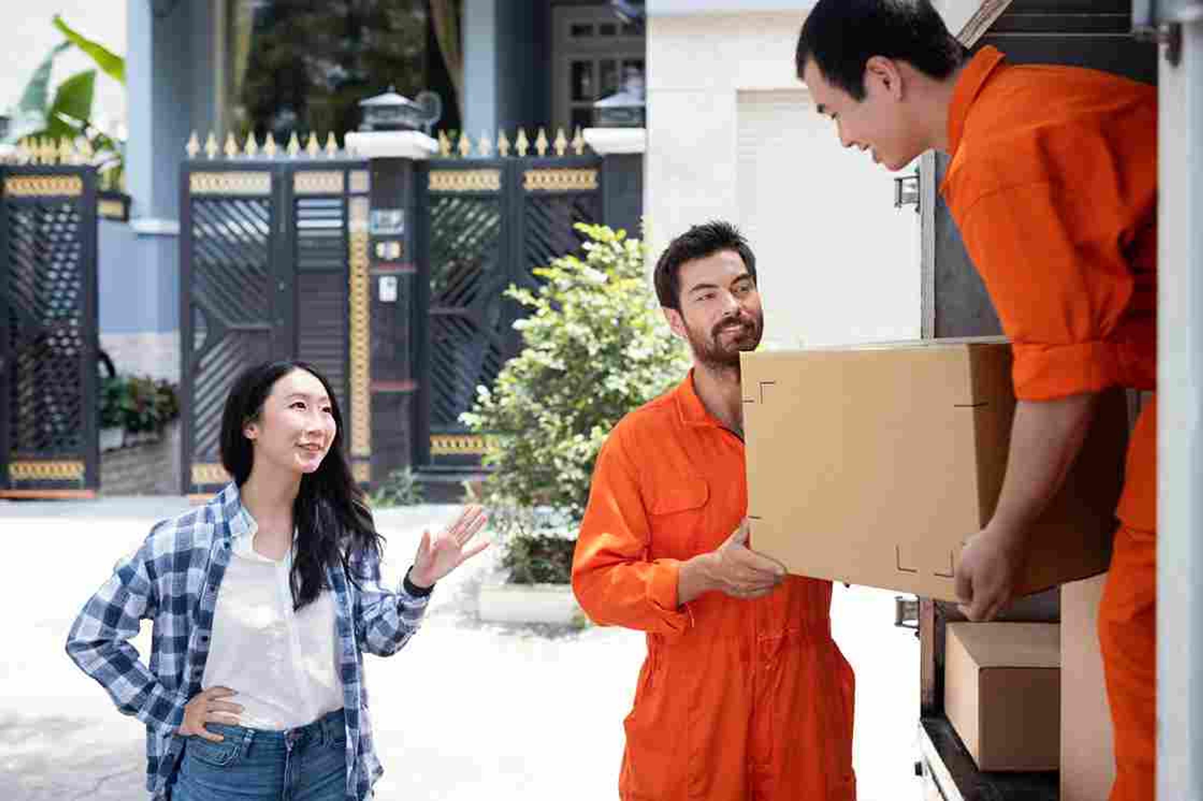 Delivery scene highlighting the importance of free returns for online shoppers.