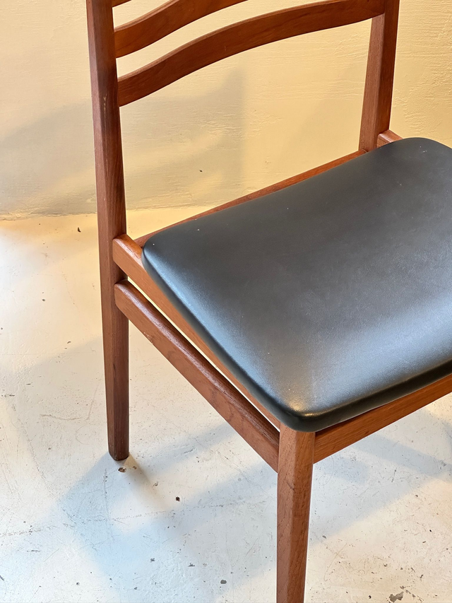 Vintage Esszimmerstuhl im skandinavischen Mid-Century Design — Bild 4