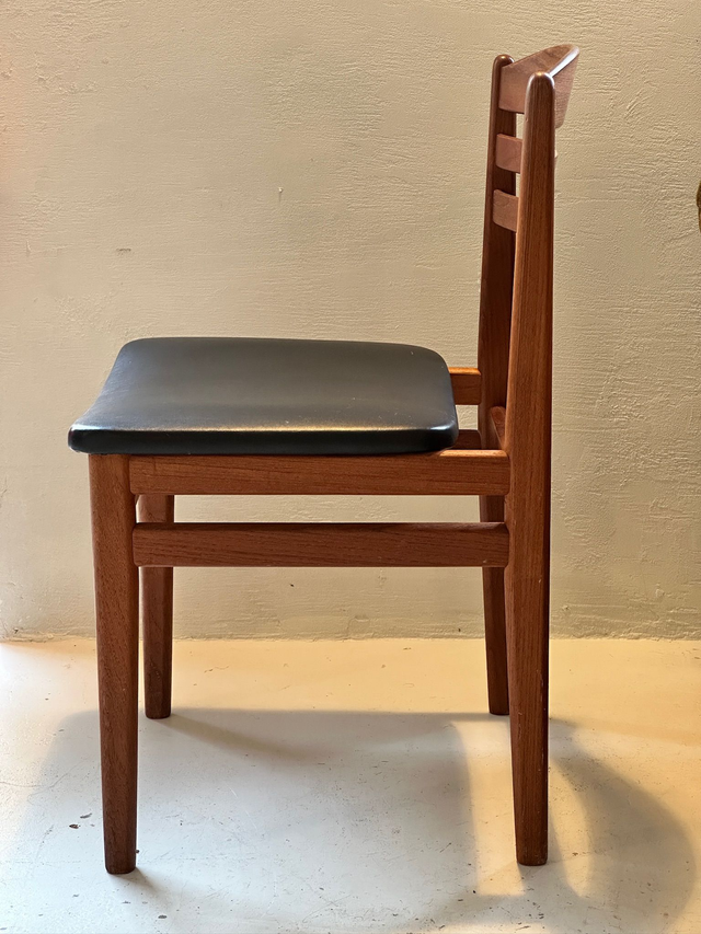 Vintage Esszimmerstuhl im skandinavischen Mid-Century Design — Bild 2