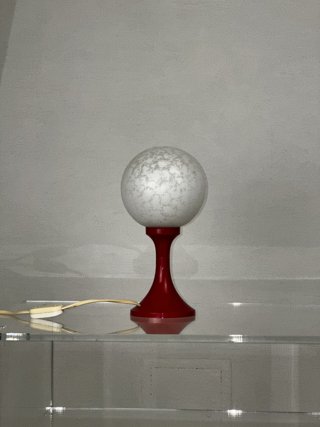 Aro Leuchte Tischlampe in Rot mit Glaskugel — Bild 3