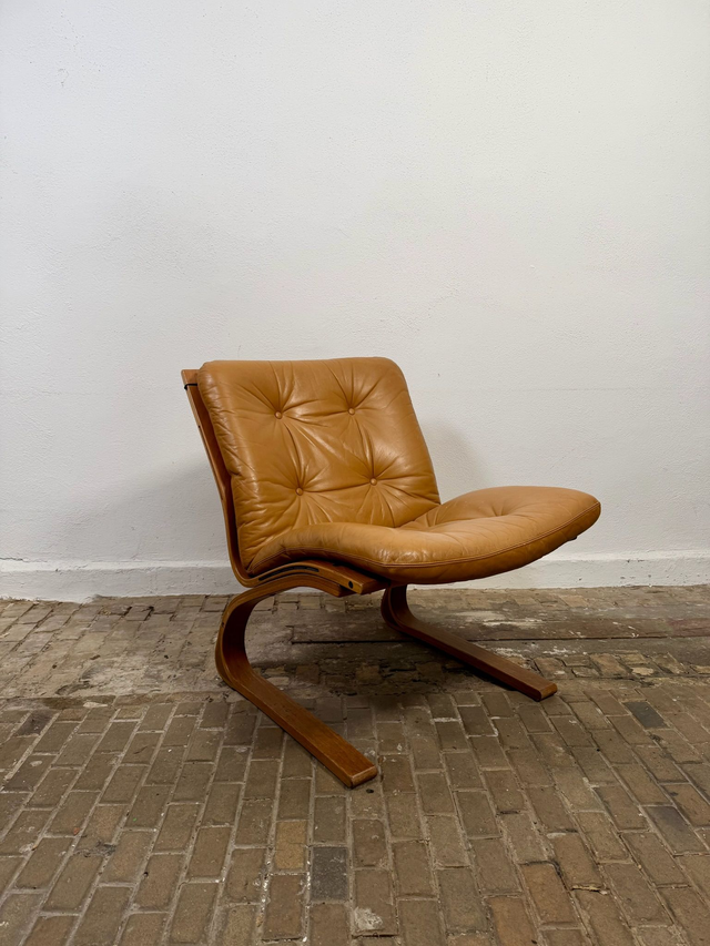Kengu Sessel Teak & Leder — Elsa & Nordahl Solheim