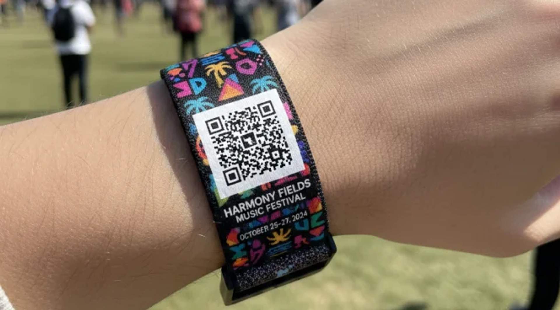 Crachás e pulseiras para eventos