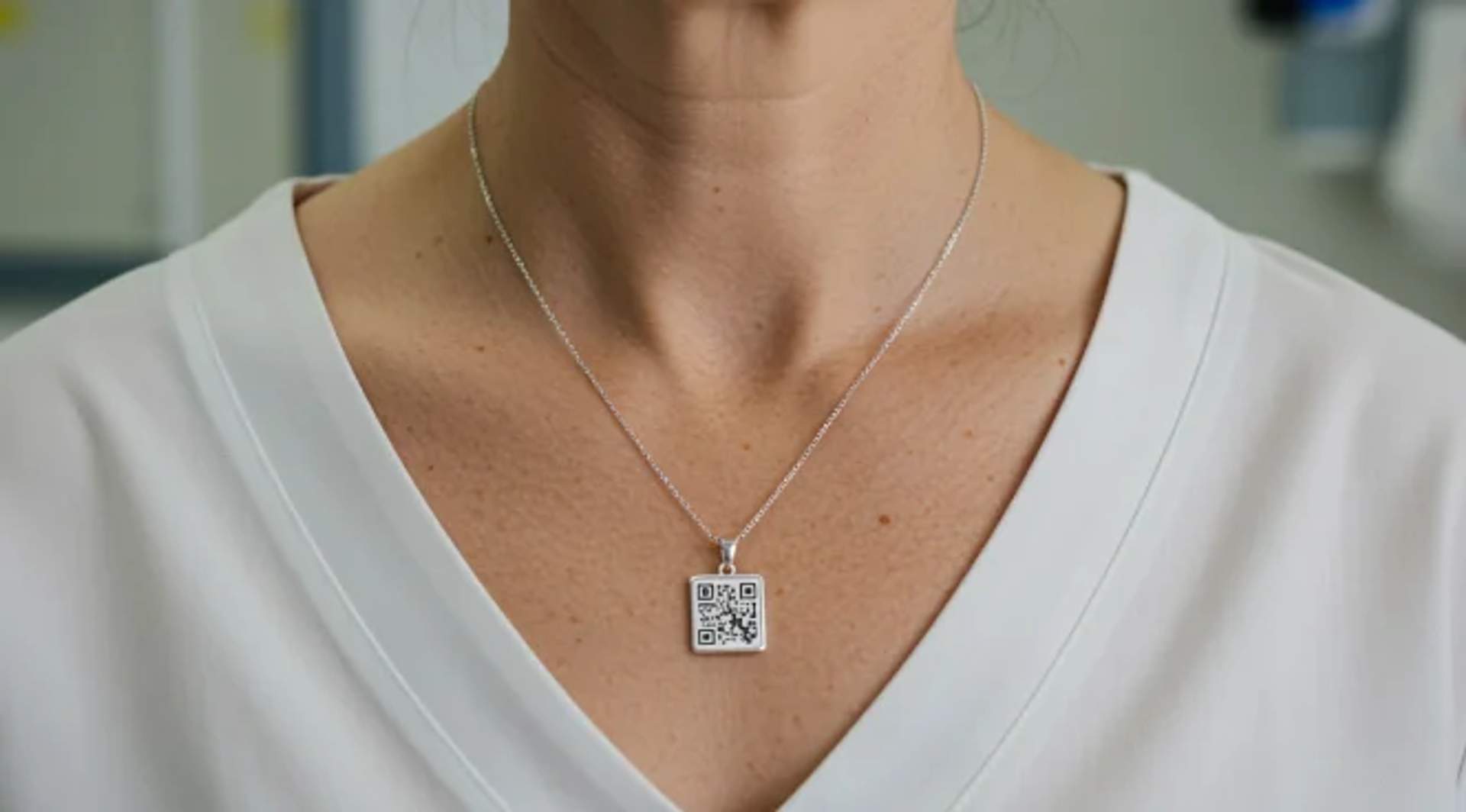 Medizinische ID-Armbänder oder -Halsketten