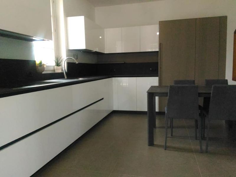  Cucina elegante e minimale — immagine 3