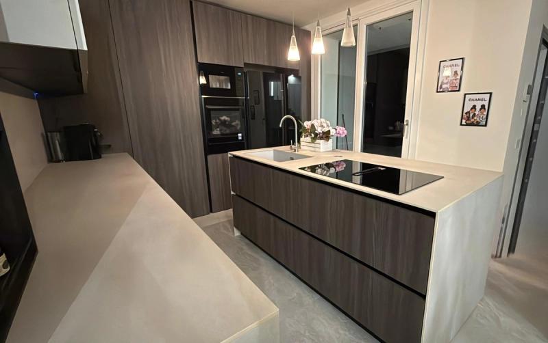 Cucina elegante con isola
