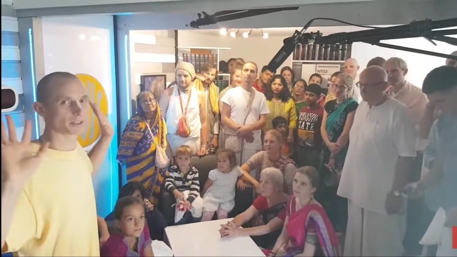 Ananda Krishna eröffnet professionelles YouTube-Studio