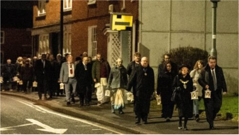 Holocaust-Gedenktag in England mit Vertretern des Bhaktivedanta Manor