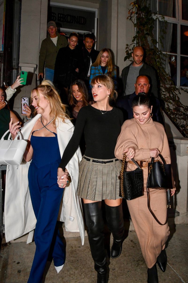 Another Day, Another Taylor Swift Girls Night Out - InStyle