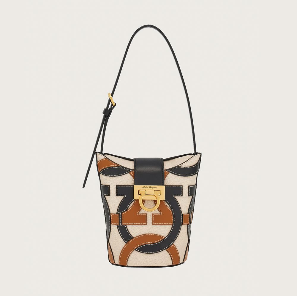 NB - Luxury Bag - CHL - 452 in 2023  Chanel bag, Luxury bags, Luxury brand  names