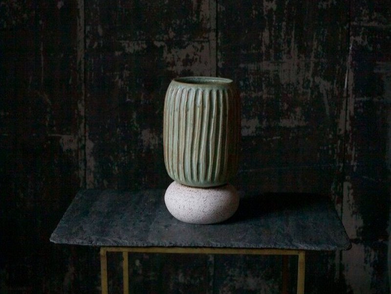 NOBLE VASE by CALYER CERAMICS