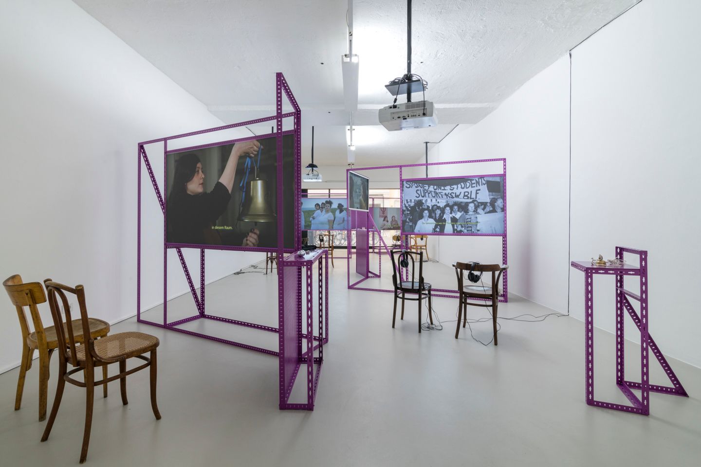 Alex Martinis Roe, To Become Two, installation of the exhibition at ar/ge kunst, ©ar/ge kunst, Bolzano, Foto Tiberio Sorvillo, 2017