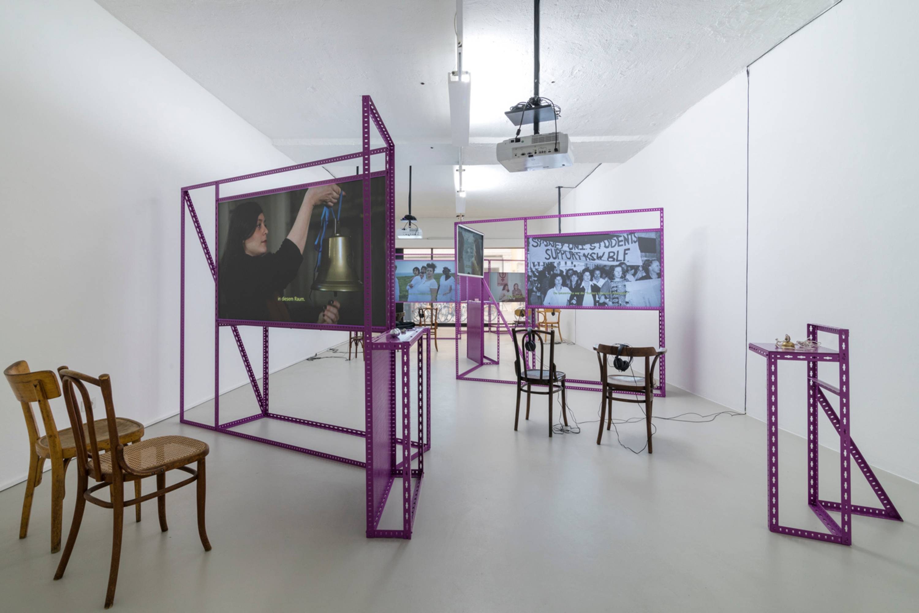 Alex Martinis Roe, To Become Two, installation of the exhibition at ar/ge kunst, ©ar/ge kunst, Bolzano, Foto Tiberio Sorvillo, 2017