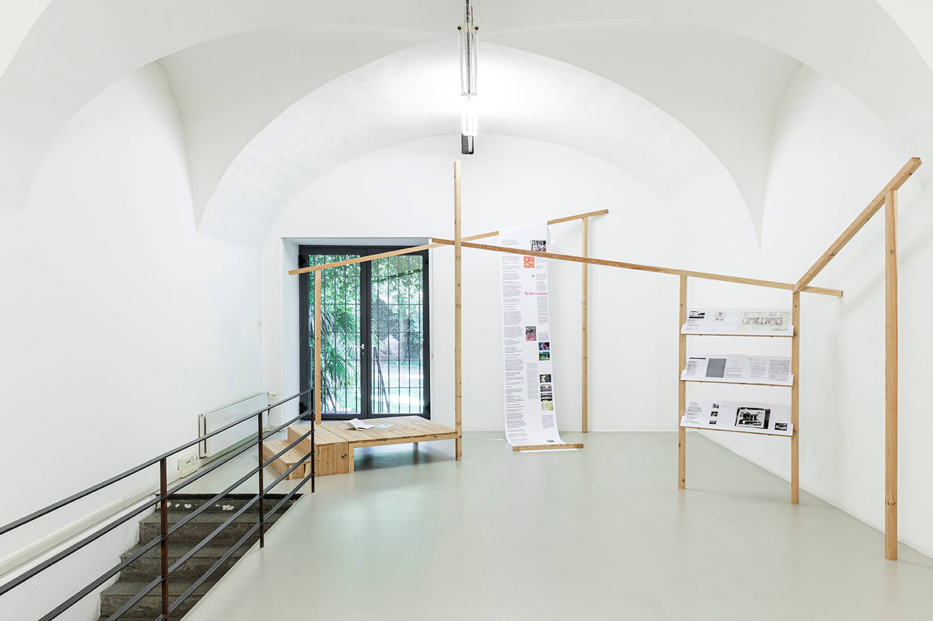 ©ar/ge kunst, Foto Tiberio Sorvillo – Visualite, 2019 Installation view della mostra di Romy Rüegger „Echoing Movements to Come“ presso ar/ge kunst Bolzano, a cura di Emanuele Guidi.