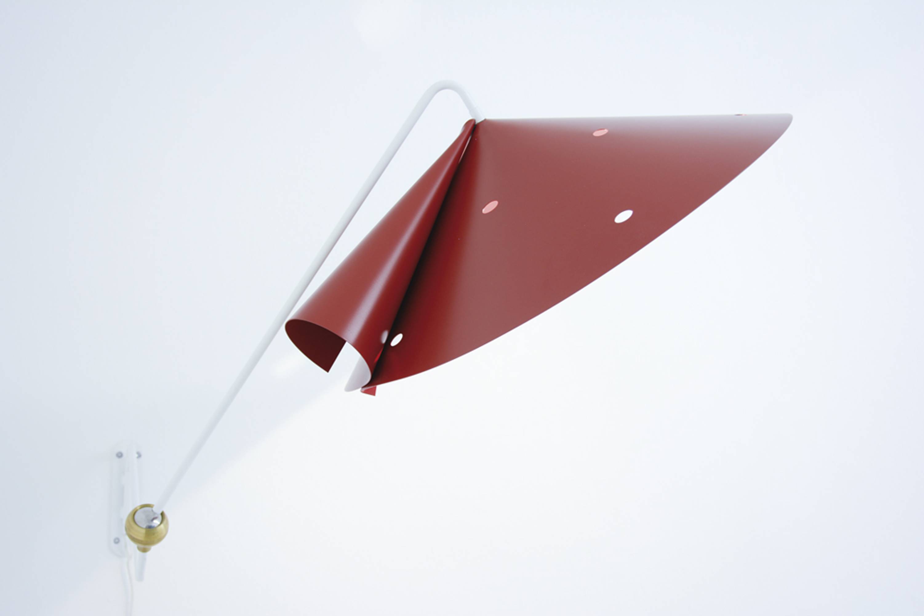 Janette Laverrière, Chapeau chinois, 2011. Courtesy of the artist and Silberkuppe Berlin, photo by aneres