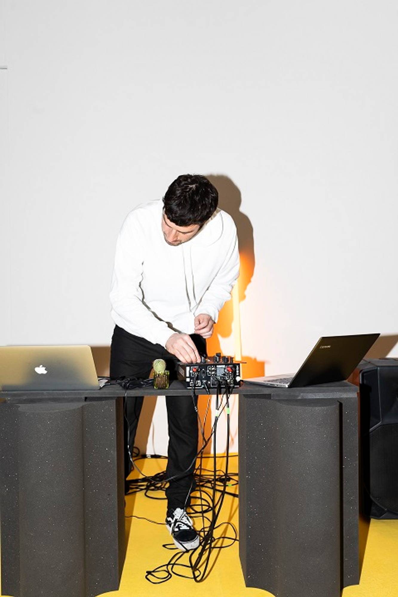 workshop, “let me love you for 24h”, Parasite 2.0 © ar/ge kunst. Foto: Tiberio Sorvillo