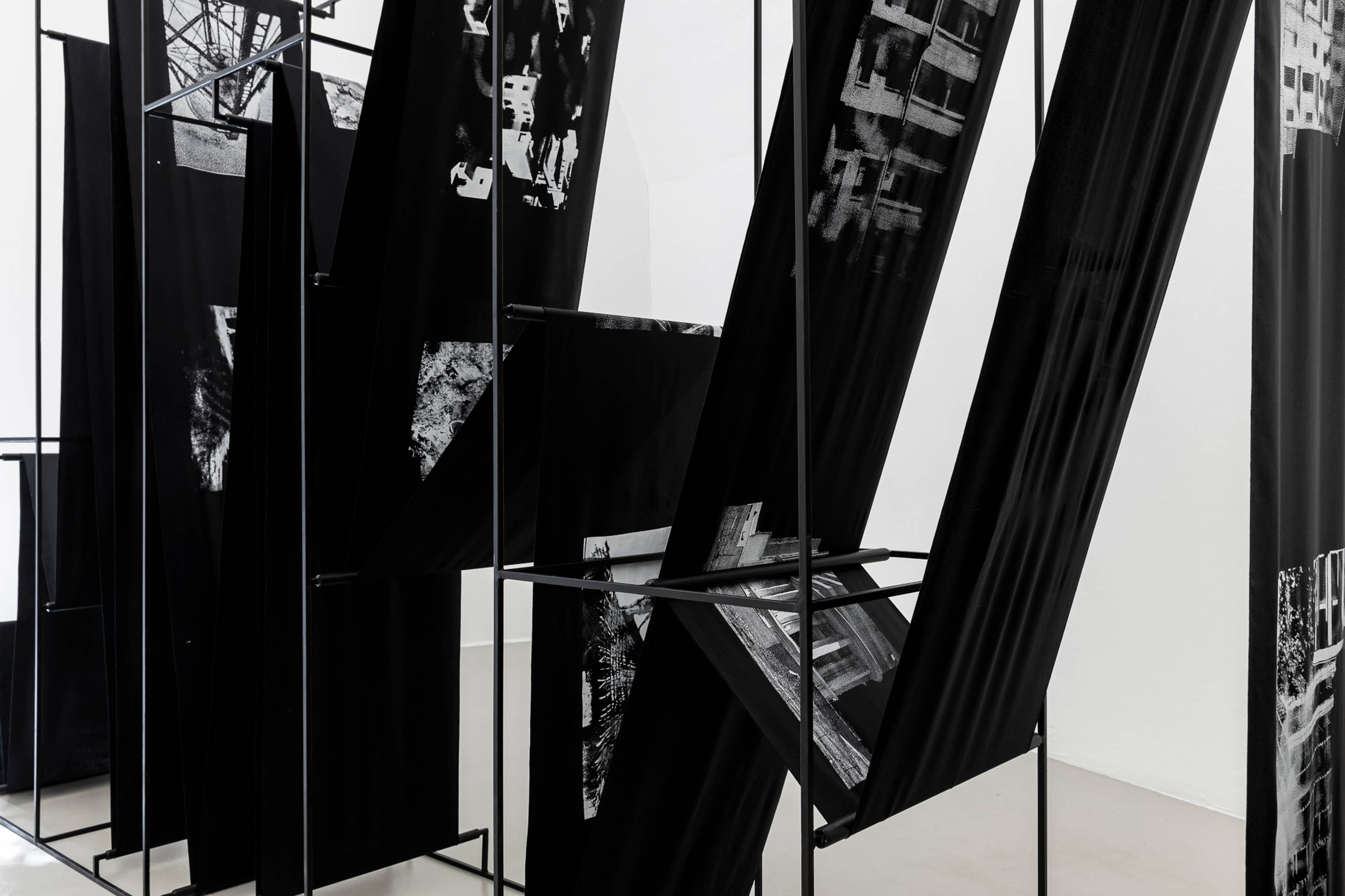 Adji Dieye, Cultura persa e imparata a memoria, exhibition view, ©ar/ge kunst, photo Tiberio Sorvillo, 2022