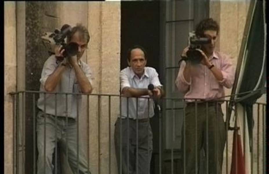 Alessandro Gagliardo Dei poteri e delle povertà, fotogramma, 2011