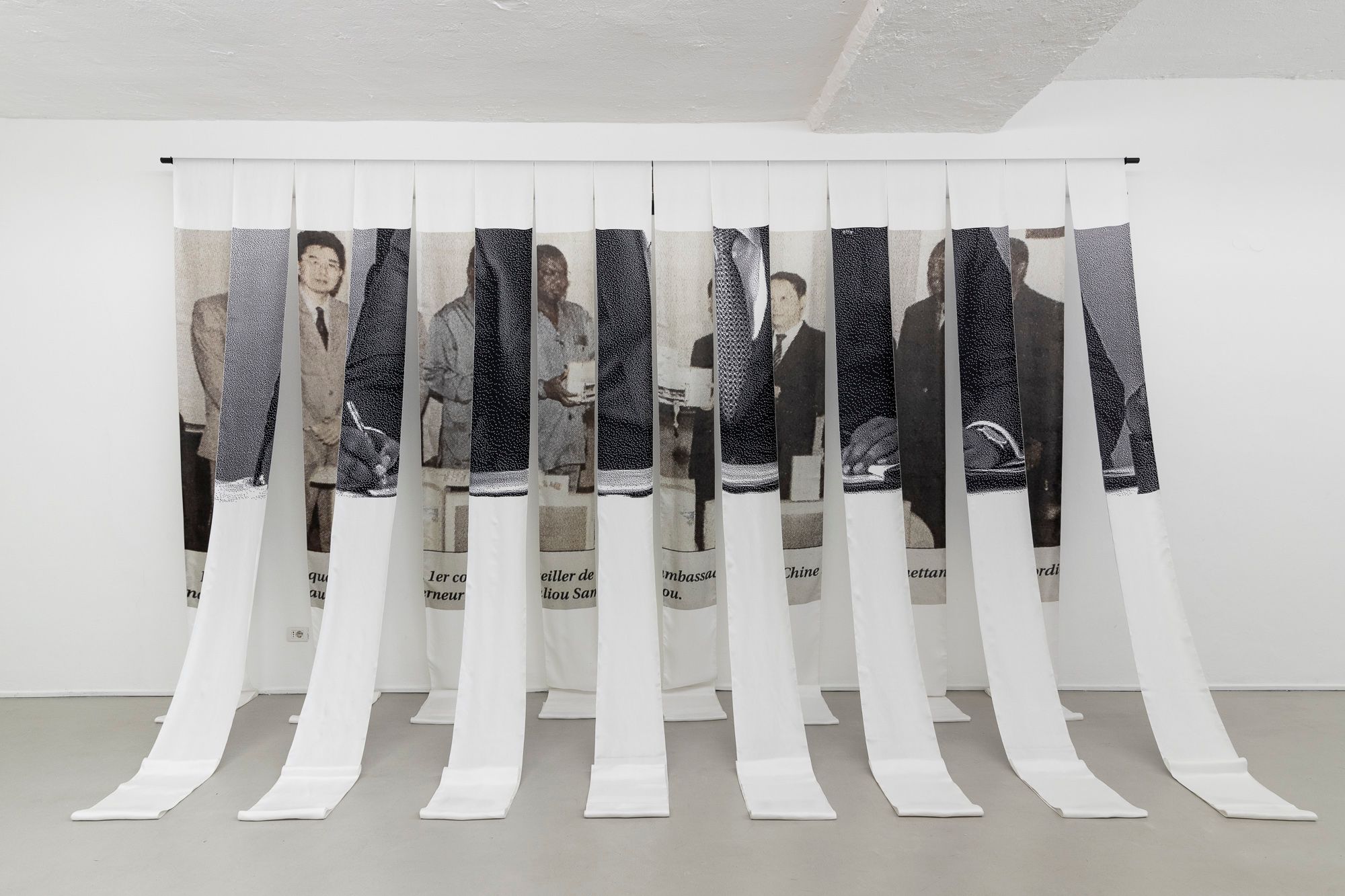 Adji Dieye, Cultura persa e imparata a memoria, exhibition view, ©ar/ge kunst, photo Tiberio Sorvillo, 2022