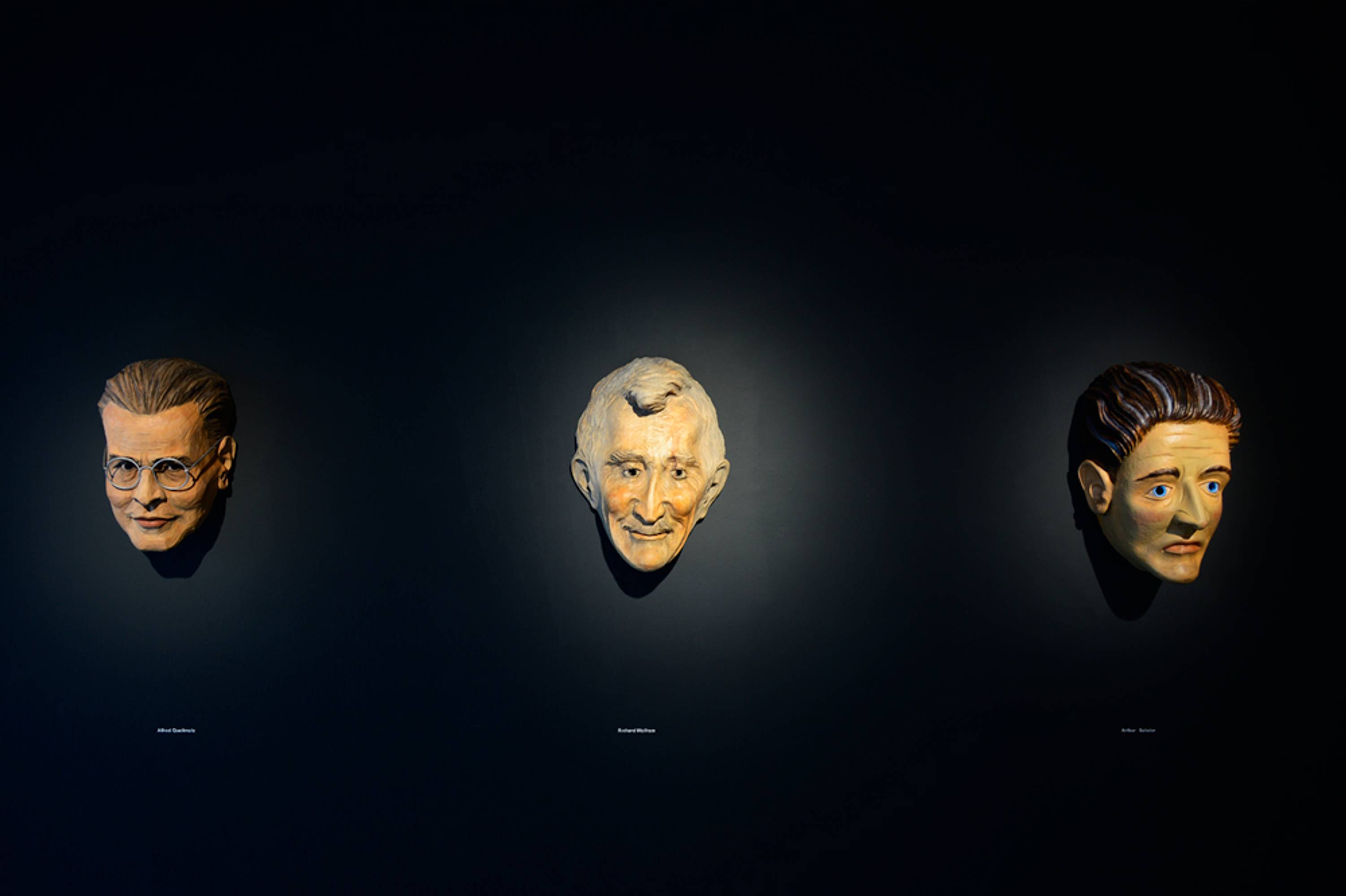Gareth Kennedy, Die Unbequeme Wissenschaft (The Uncomfortable Science)Masken, © ar/ge kunst, ANERES 2014