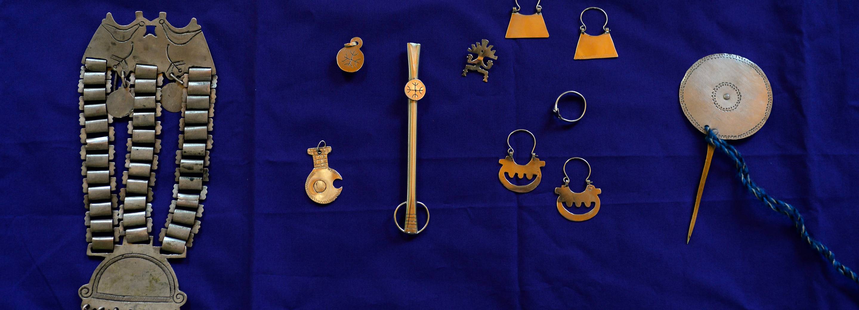 Silver Rights, Elena Mazzi in dialogue with Mauro Millán, workshop at the Mapuche community of Lago Rosario, 2021. Ph: Alfredo Leiva