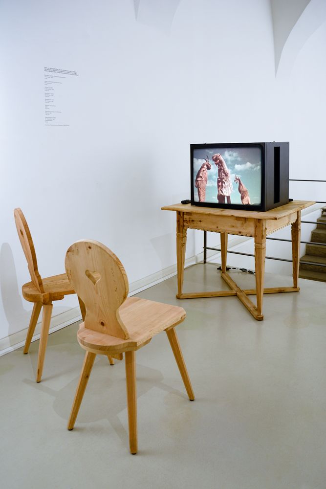 Gareth Kennedy, Die Unbequeme Wissenschaft (The Uncomfortable Science)Installation view (Film from the Austrian Mediatech)© ar/ge kunst, ANERES 2014