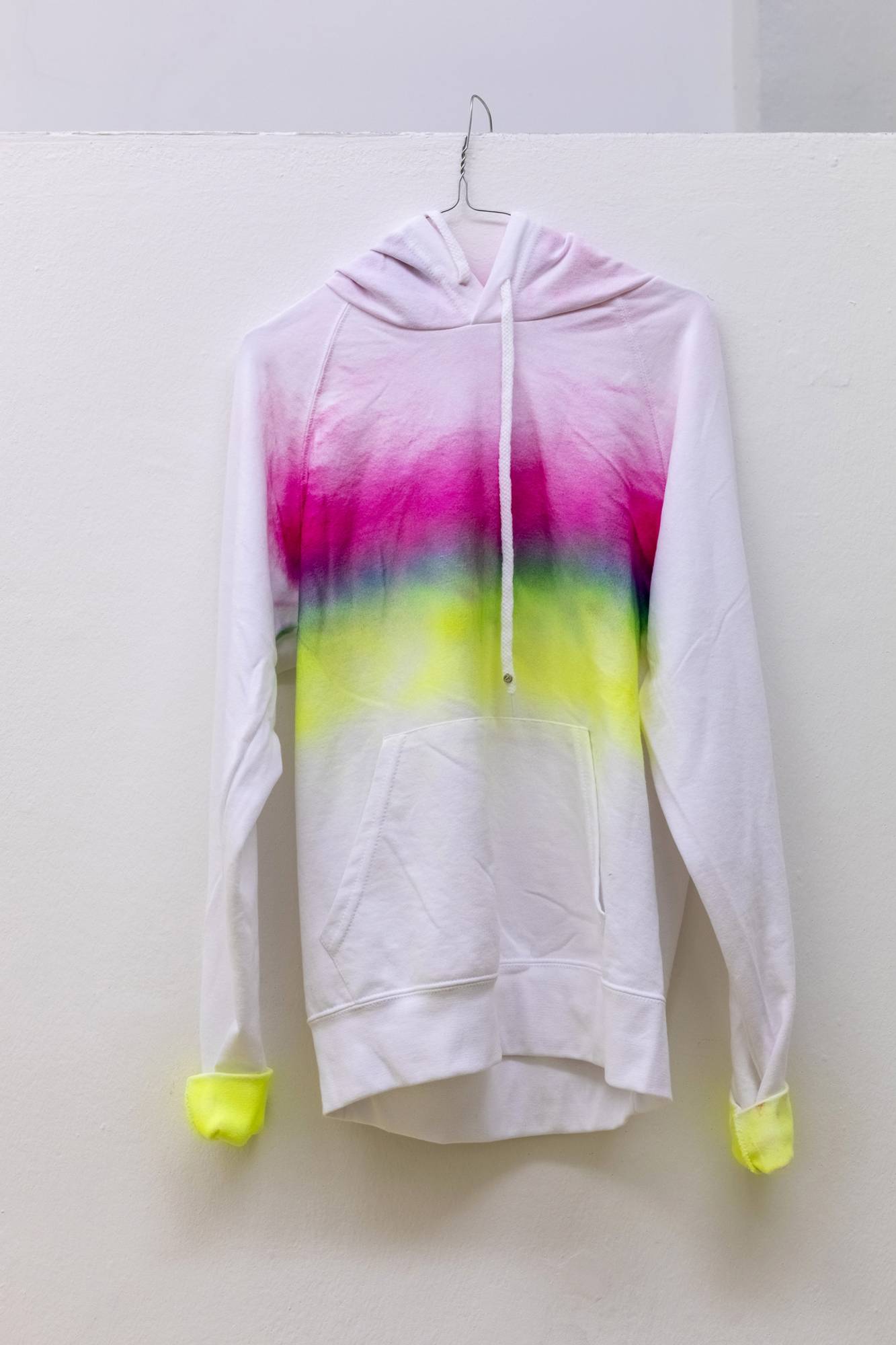 second phase, installation view of the exhibition “Temporary Lovers” by Parasite 2.0 © ar/ge kunst. Foto: Luca Guadagnini