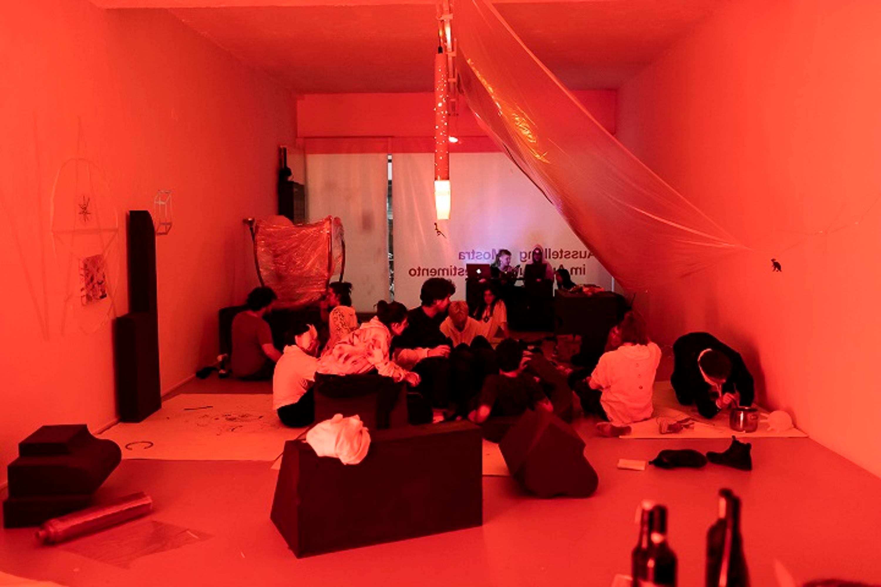 workshop, “let me love you for 24h”, Parasite 2.0 © ar/ge kunst. Foto: Tiberio Sorvillo