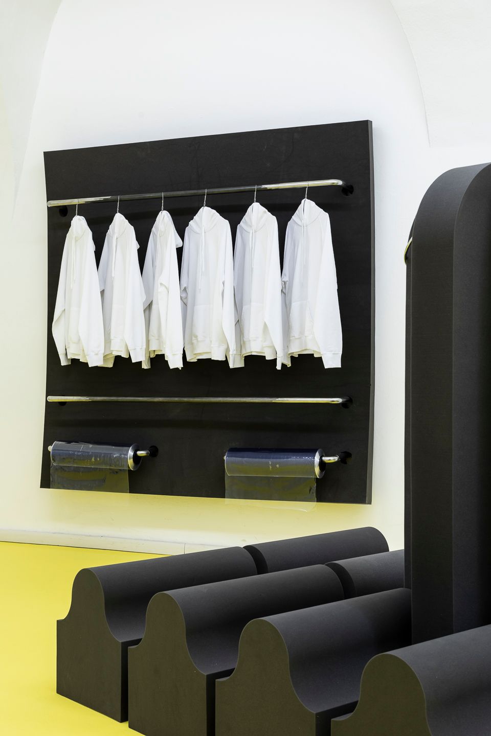 Temporary Lovers, Parasite 2.0, Installation View, photo Tiberio Sorvillo ©ar/ge kunst