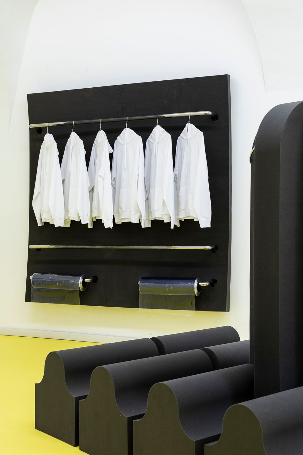 Temporary Lovers, Parasite 2.0, Installation View, photo Tiberio Sorvillo ©ar/ge kunst