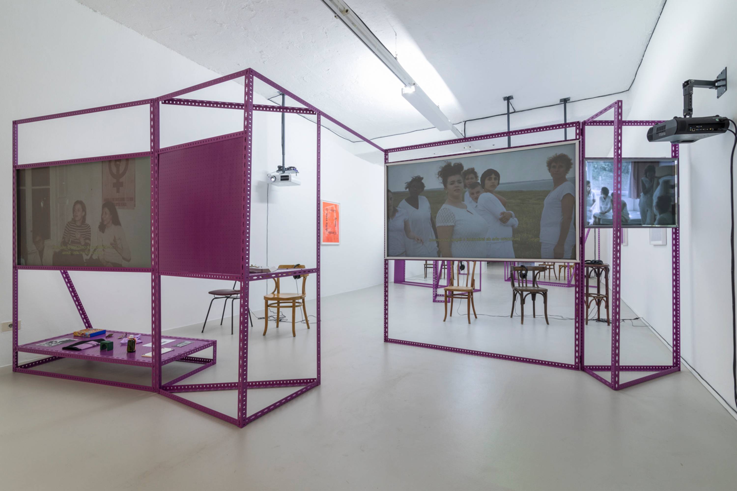 Alex Martinis Roe, To Become Two, installation of the exhibition at ar/ge kunst, ©ar/ge kunst, Bolzano, Foto Tiberio Sorvillo, 2017