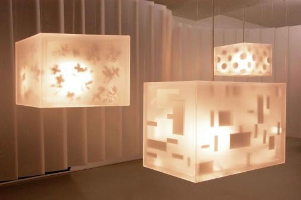 Exhibiton view, auffällig, cinque posizioni, 2004