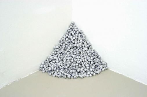 Exhibiton view, Felix Gonzalez-Torres, 2004